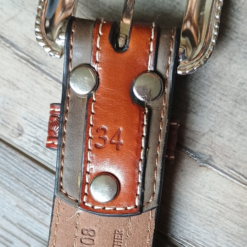 Nocona Brown and Silver Belt Bag - Picture 5 of 13
